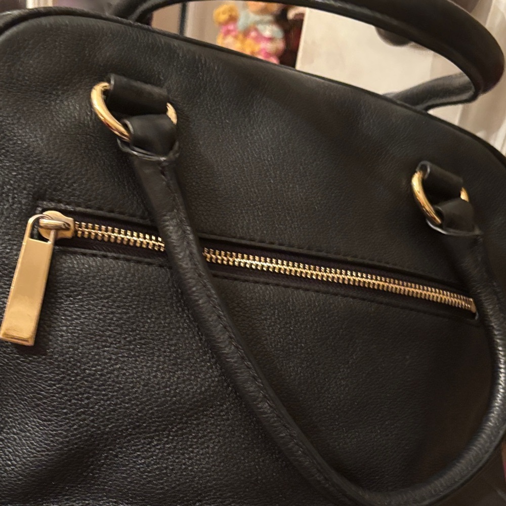 Elegant Black Leather Handbag